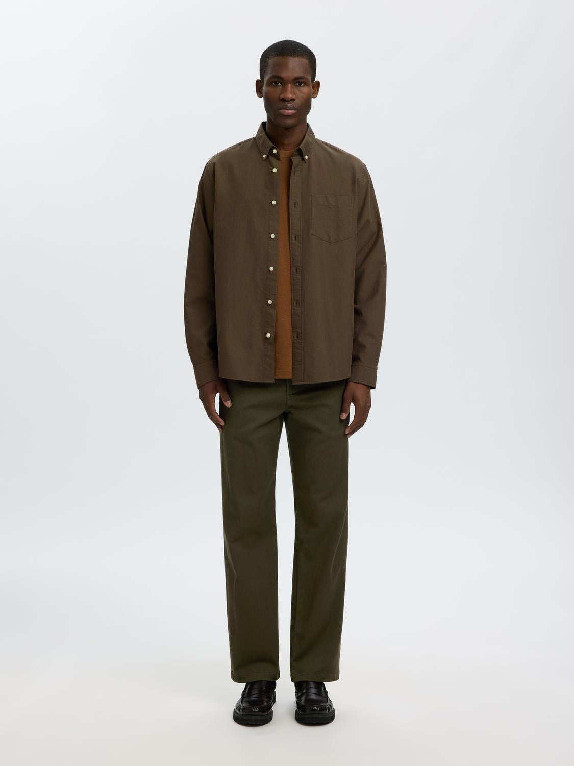 model_shot-front_full